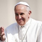 Il Papa “farmacista”: “Ecco la Misericordina, medicina per lo spirito”